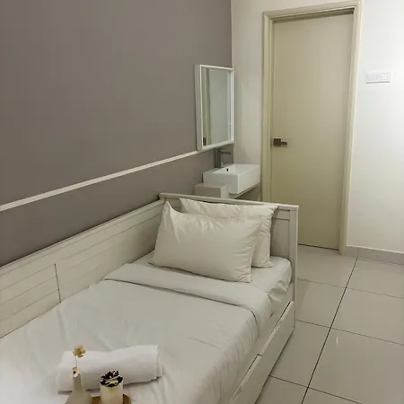 Modern Suites At Arte Mont Kiara By Iconique Kuala Lumpur Room photo