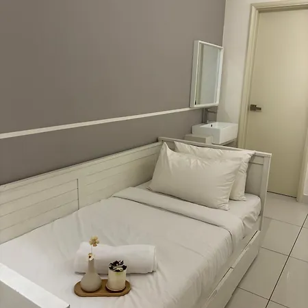 Modern Suites At Arte Mont Kiara By Iconique Kuala Lumpur Room photo