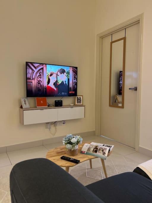 Modern At Arte Mont Kiara By Iconique Pangsapuri Kuala Lumpur